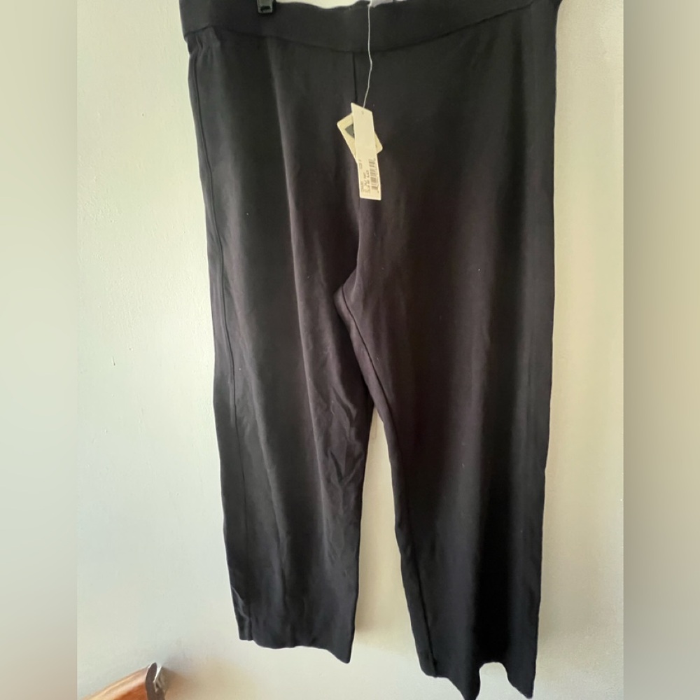 Womens Black Pants.
95% cotton
5% Lycra